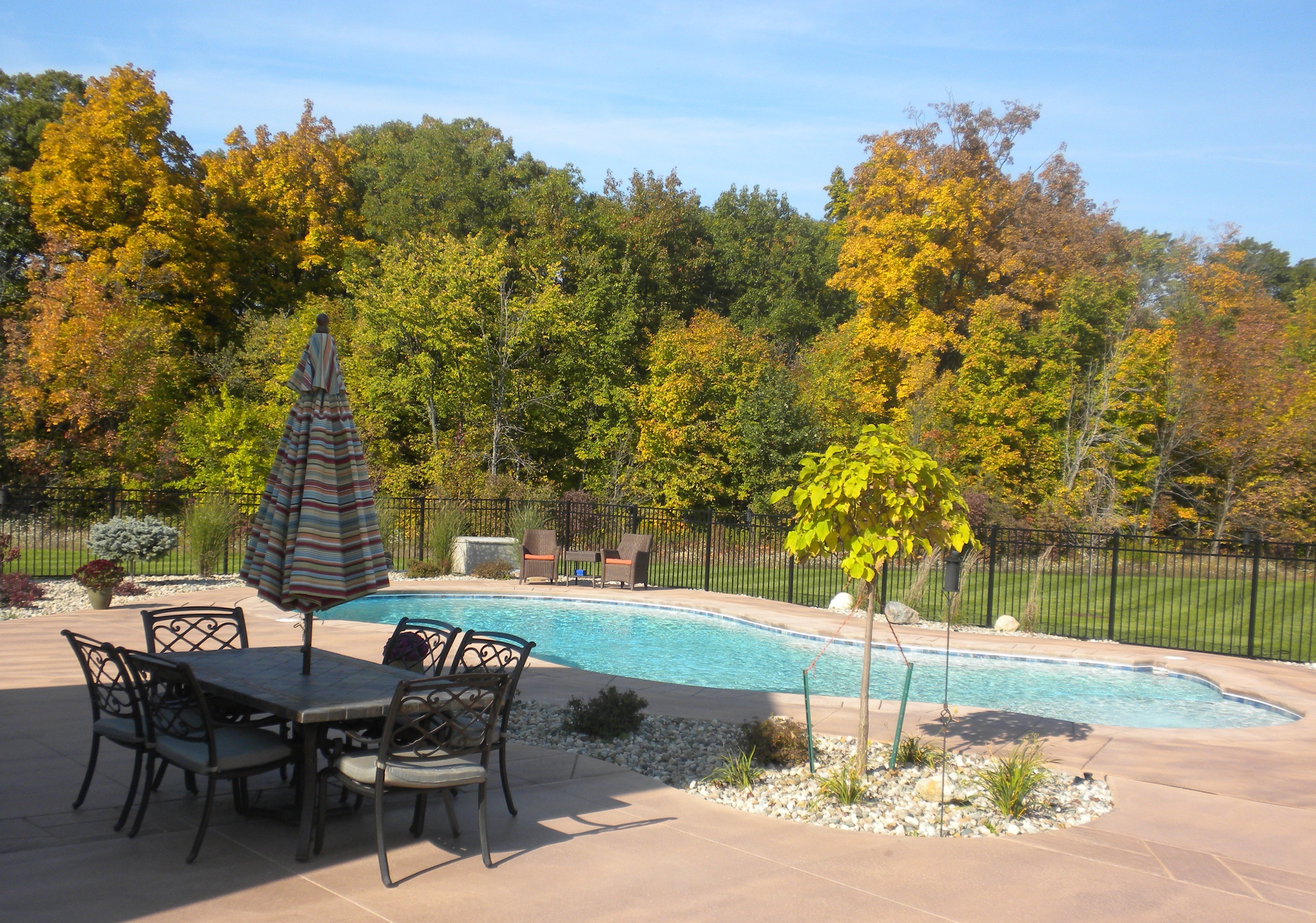 Autumn Pool Landscaping